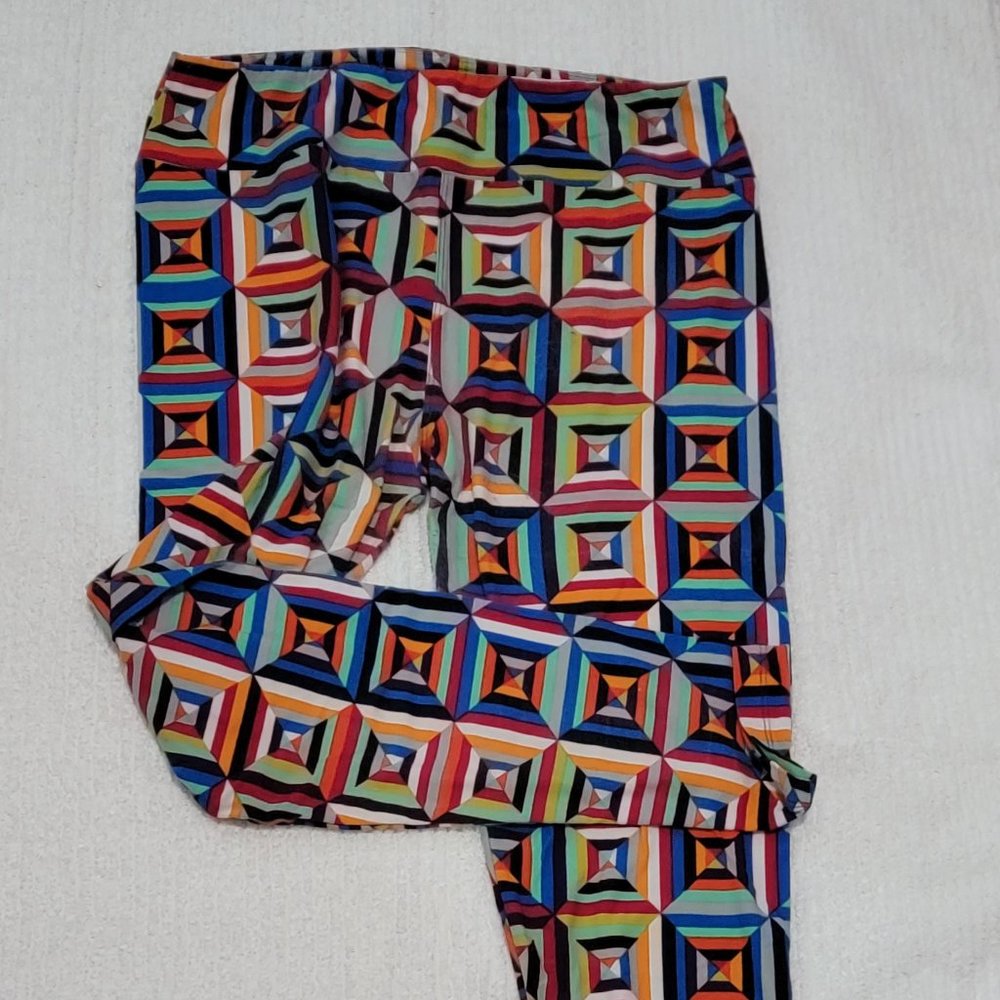 Lularoe leggings Tall & Curvy TC bright colors